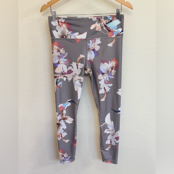 Athleta Pants - Athleta Women’s Elation 7/8 Tights